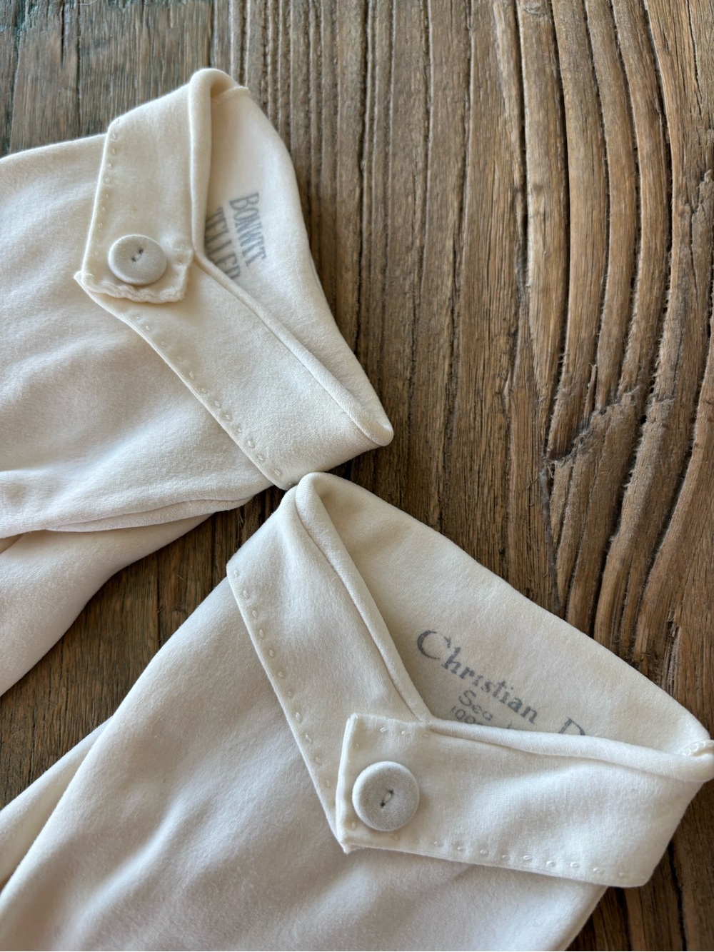 Vintage Christin Dior Women's Wrist Length Button Cuff Gloves - Picture 4 of 15